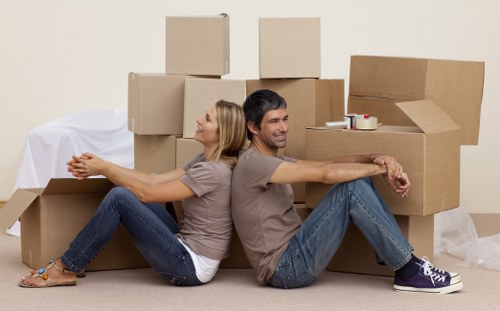 Safe and secure removal truck transport by Manandvan